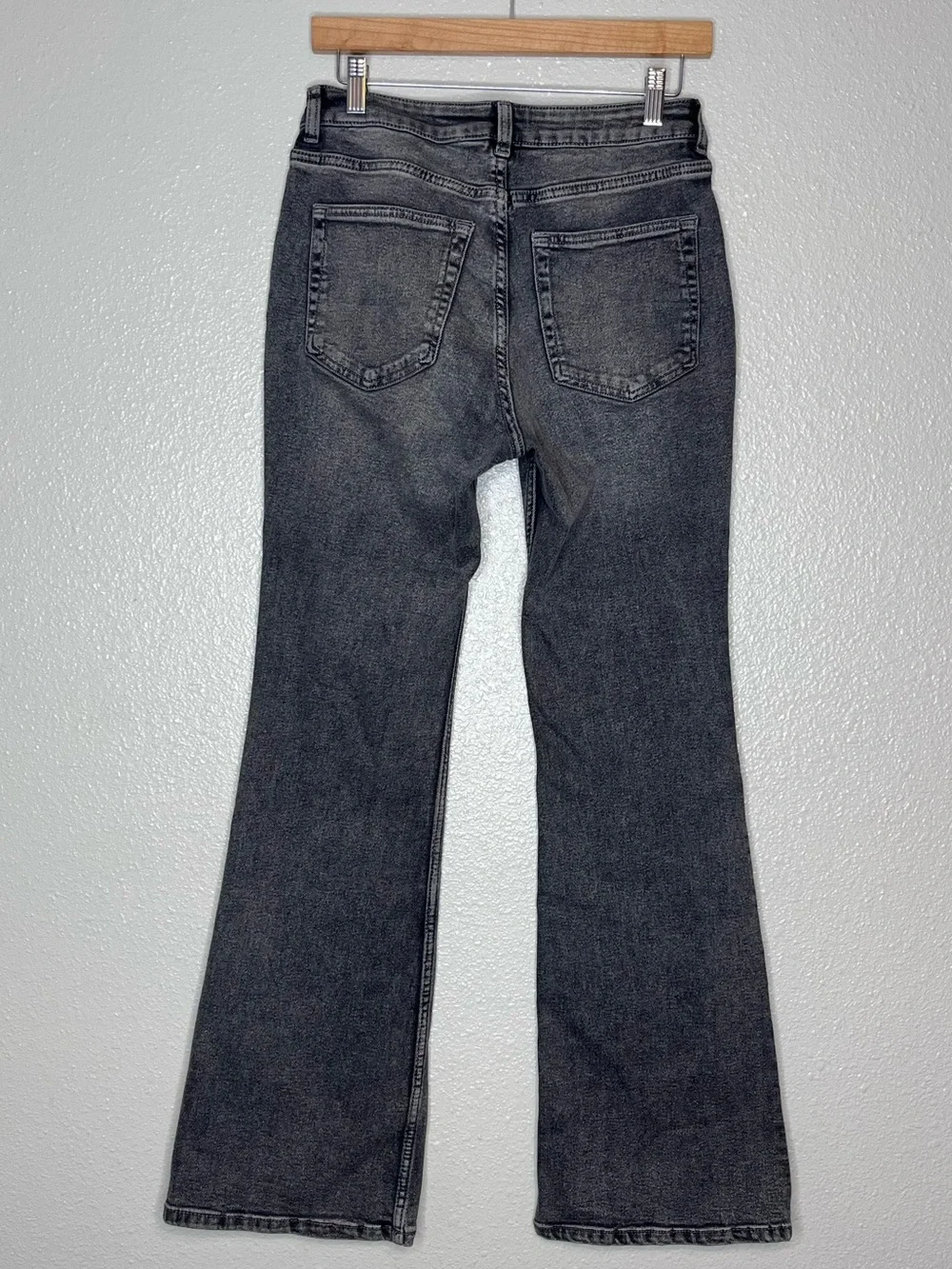Divided Mid-Rise Washed Stretch Flare Jeans Sz 10 - Picture 2 of 13